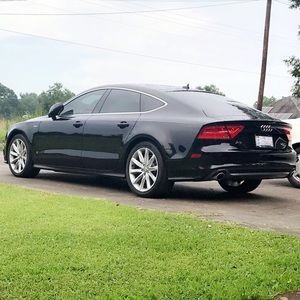 Meet your Posher, Kayliph